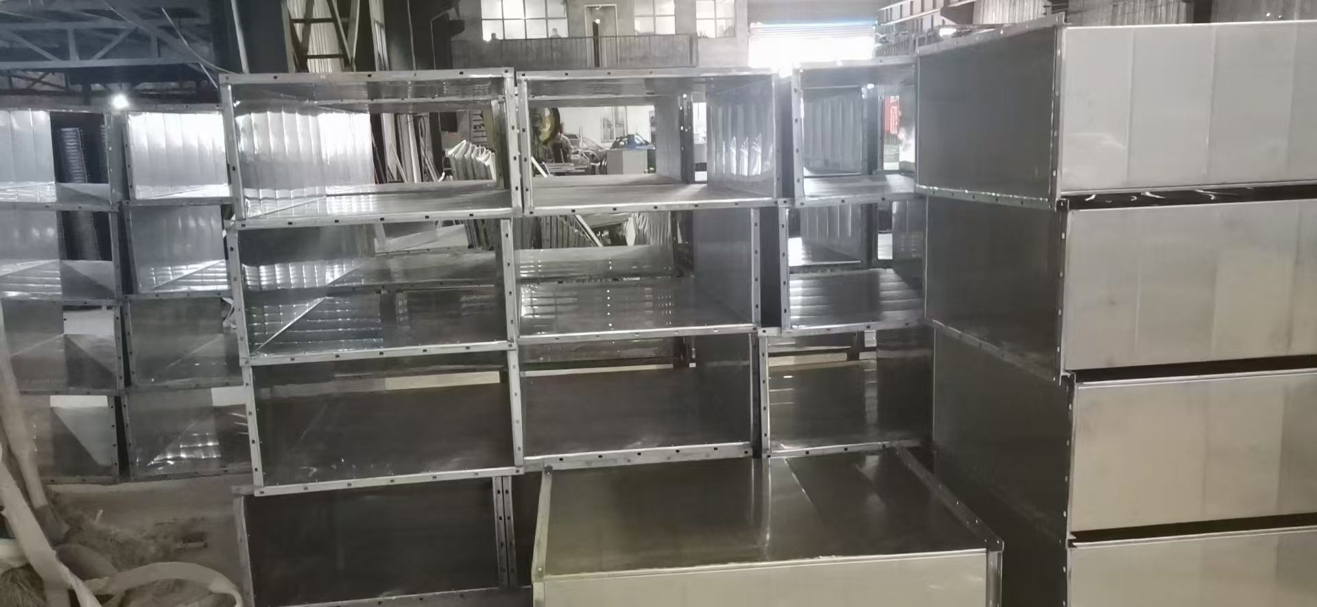 风管堆放
